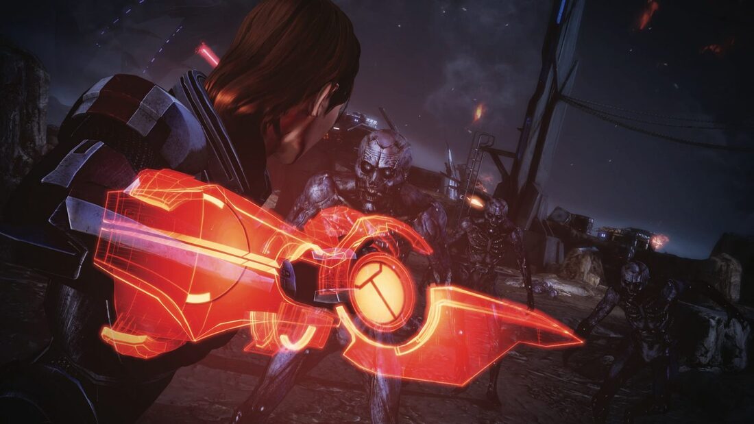 Shepard fights a Husk with an omnitool